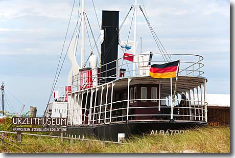 Museumsschiff und Urzeitmuseum in Damp