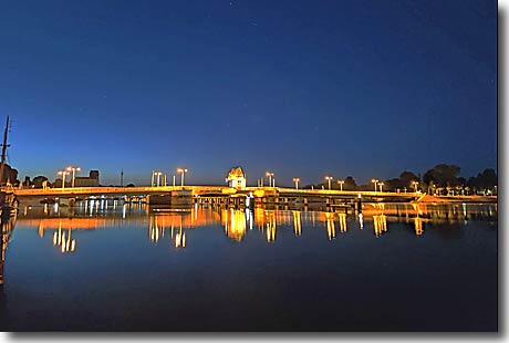 Ein magischer Moment an der Schlei: Blaue Stunde Ein magischer Moment an der Schlei: Blaue Stunde