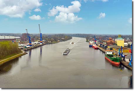 Nord-Ostsee-Kanal: Blick von der Hochbrücke