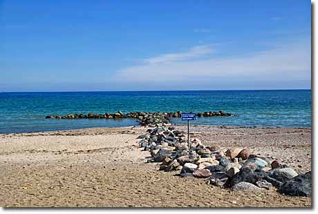Ostseestrand Schönhagen: Buhnen im April